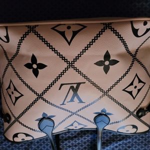 Louis vuitton Neverfull MM. 31x28x14 cm  cream/beige, Absolutely Beautiful piece